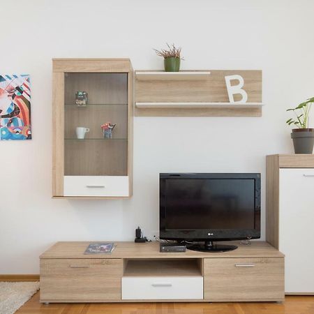 Cute And Sunny Studio In Zagreb With Balcony & Free Parking Екстериор снимка