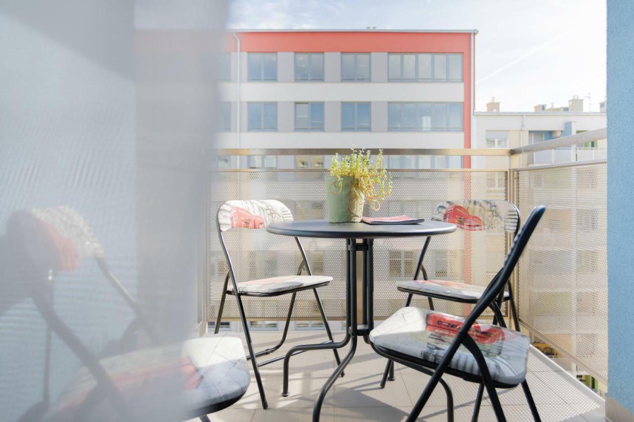 Cute And Sunny Studio In Zagreb With Balcony & Free Parking Екстериор снимка